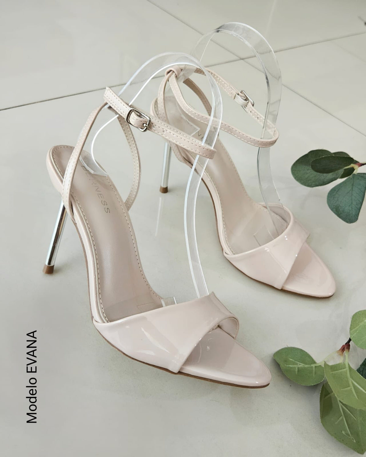 Zapatilla tacon de aguja EVANA