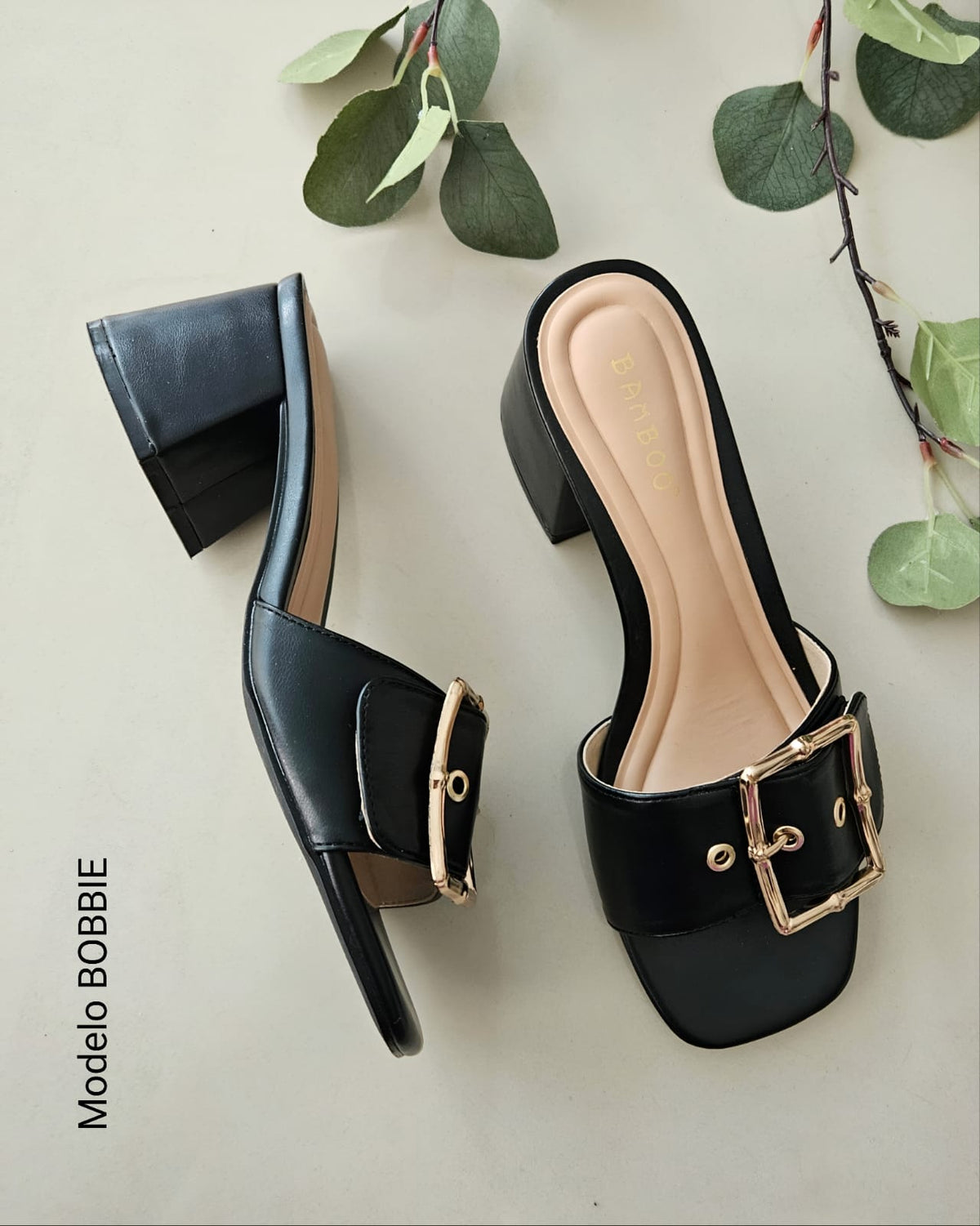Zapatatilla tacon cuadrado hebilla dorada BOBBIE