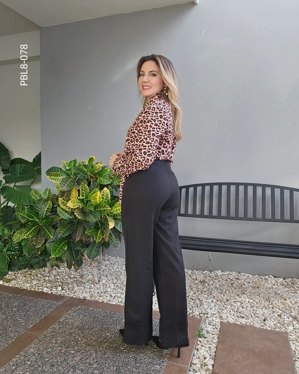 Blusa manga larga estampado leopardo J 117