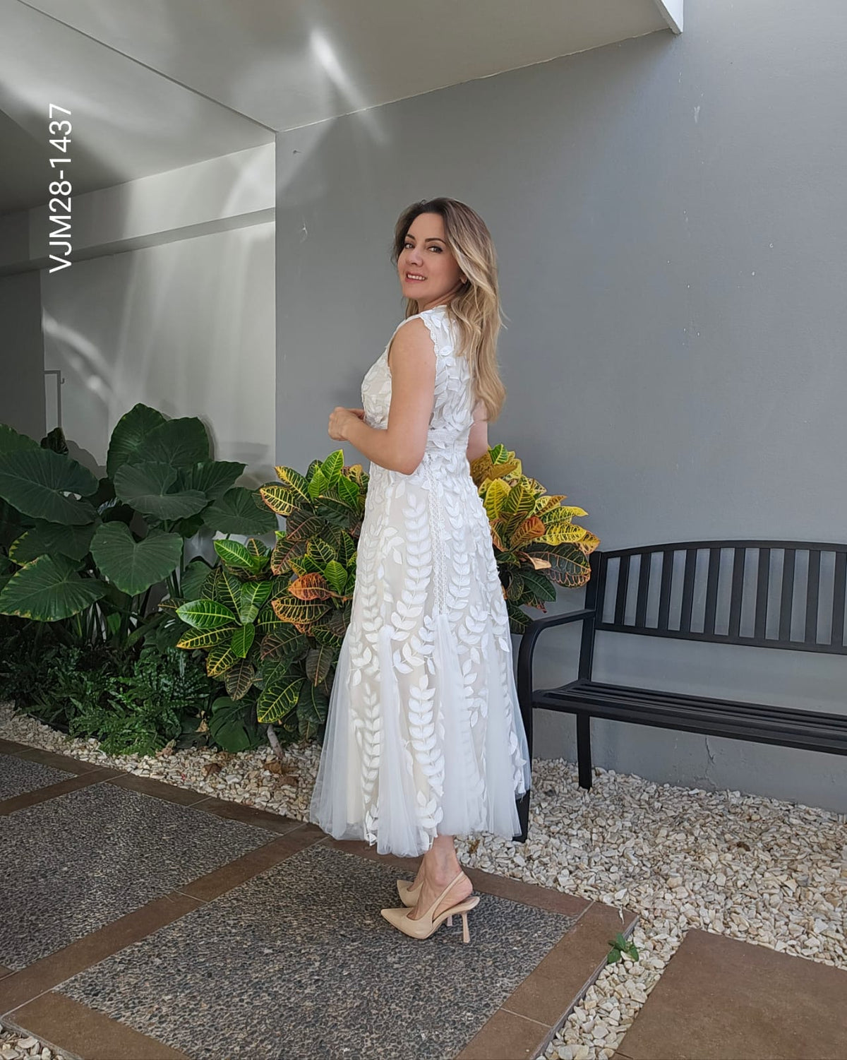 Vestido midi sin mangas bordado Z2 1437