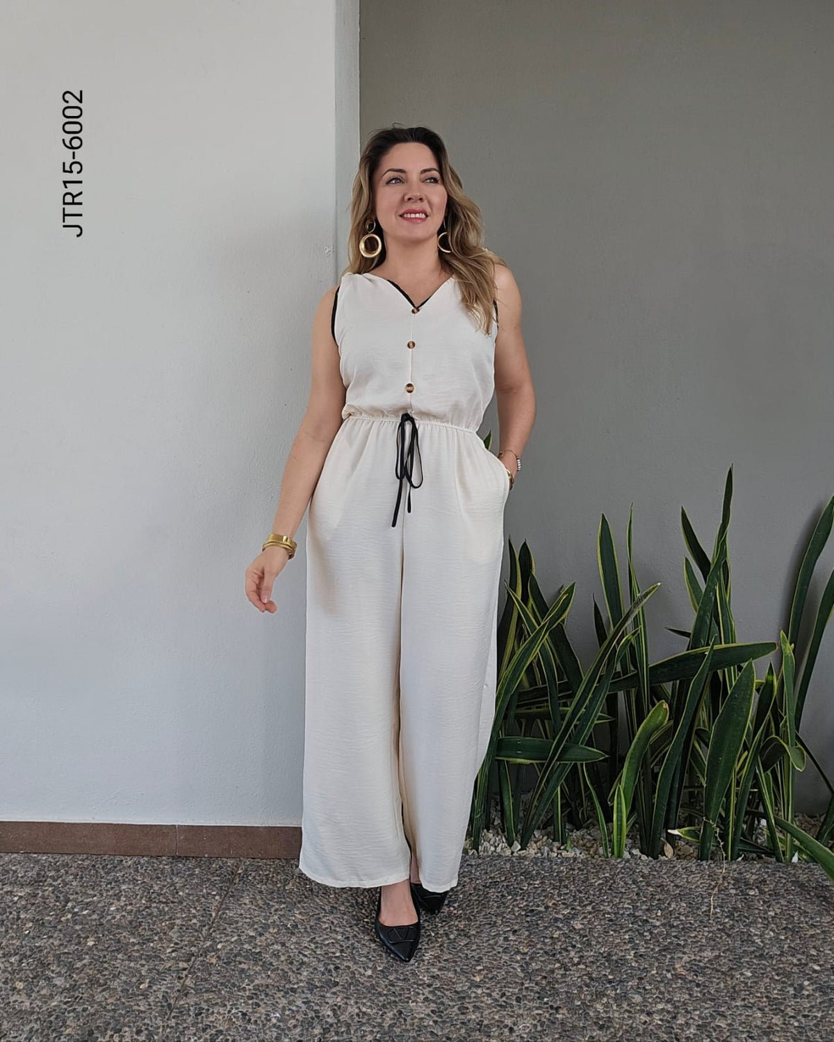 Jumper largo de lino cuello v ribete negro O 6002