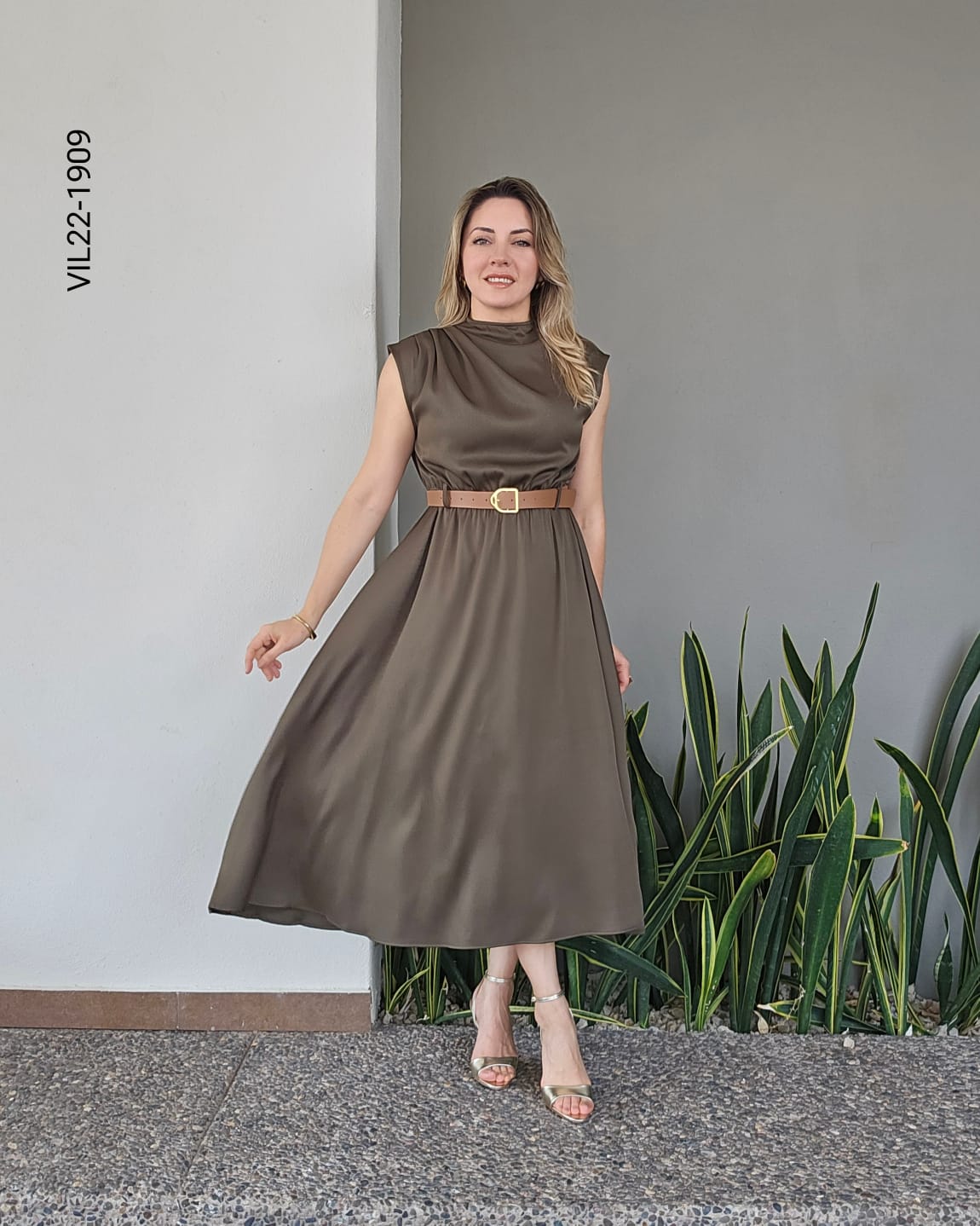 Vestido Midi cuello mock V 1909