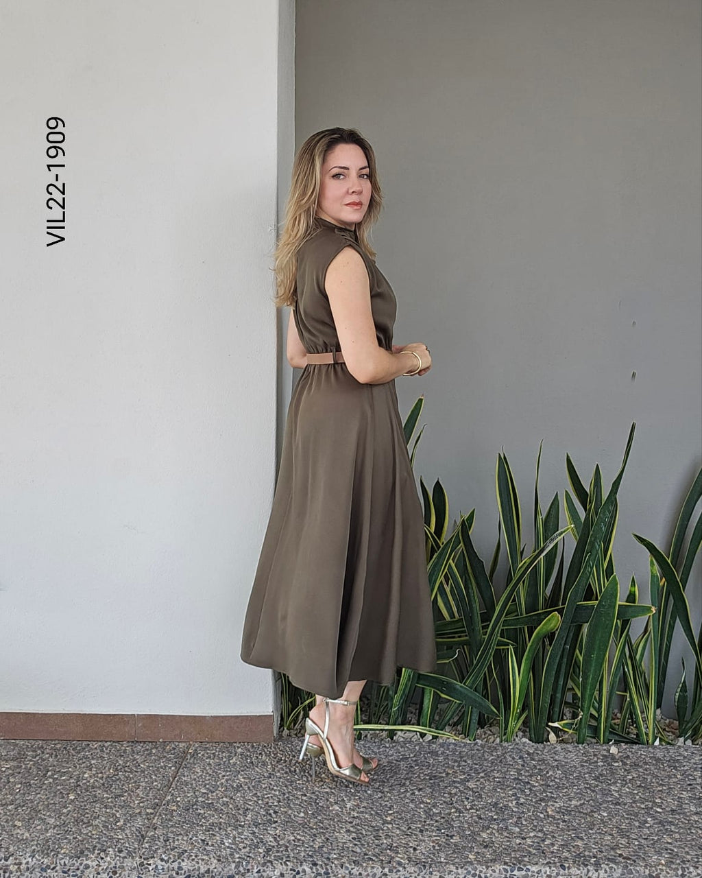 Vestido Midi cuello mock V 1909