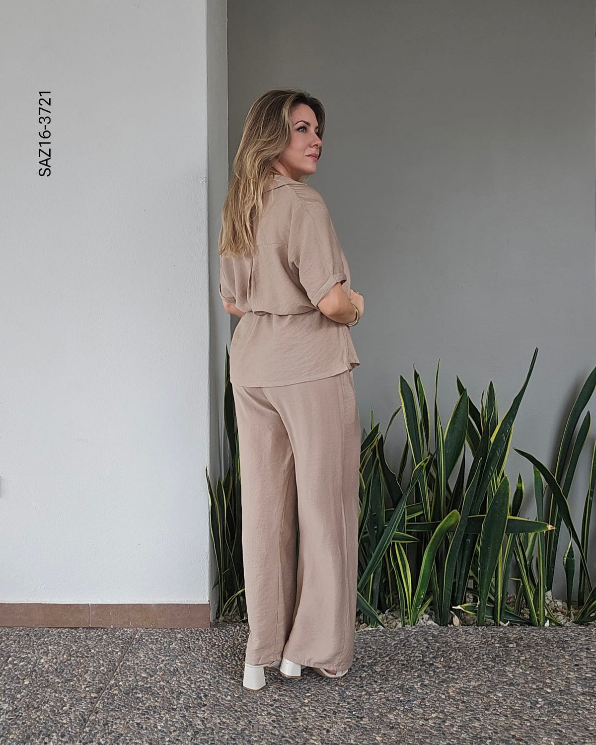Set de blusa manga corta botones dorados Q 3721