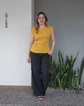 Blusa cuello cerrado sin mangas con broche K 801