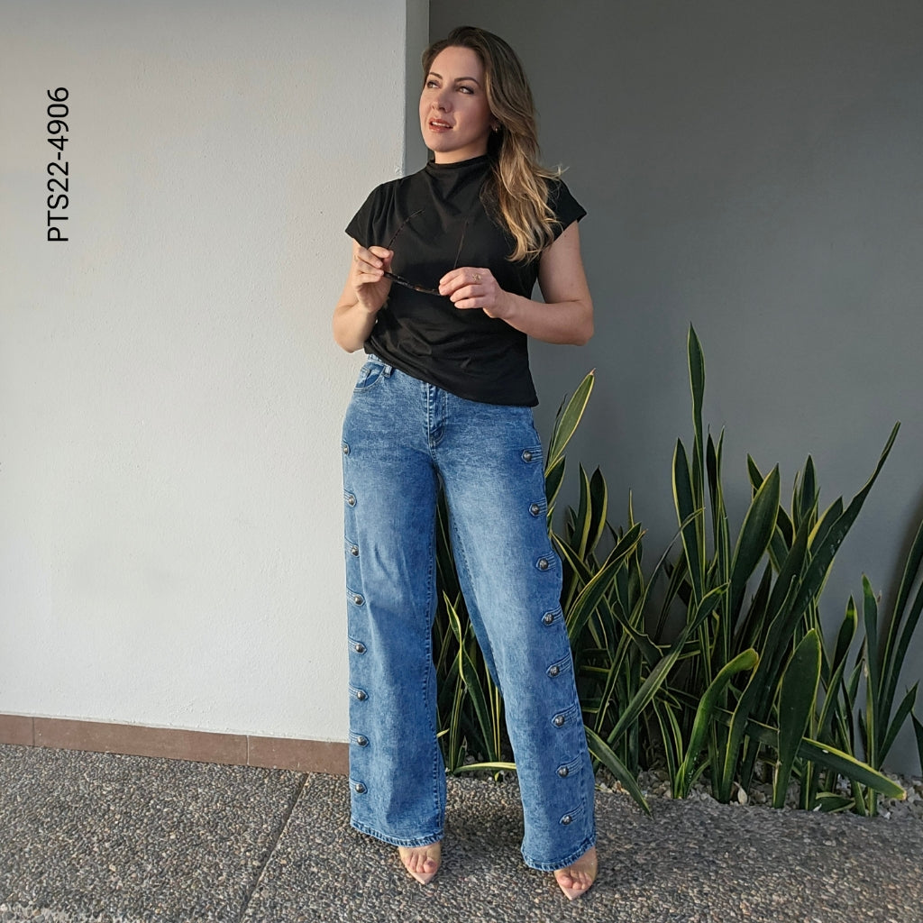 Pantalón de Mezclilla Wide Leg con Botones Laterales V 4906