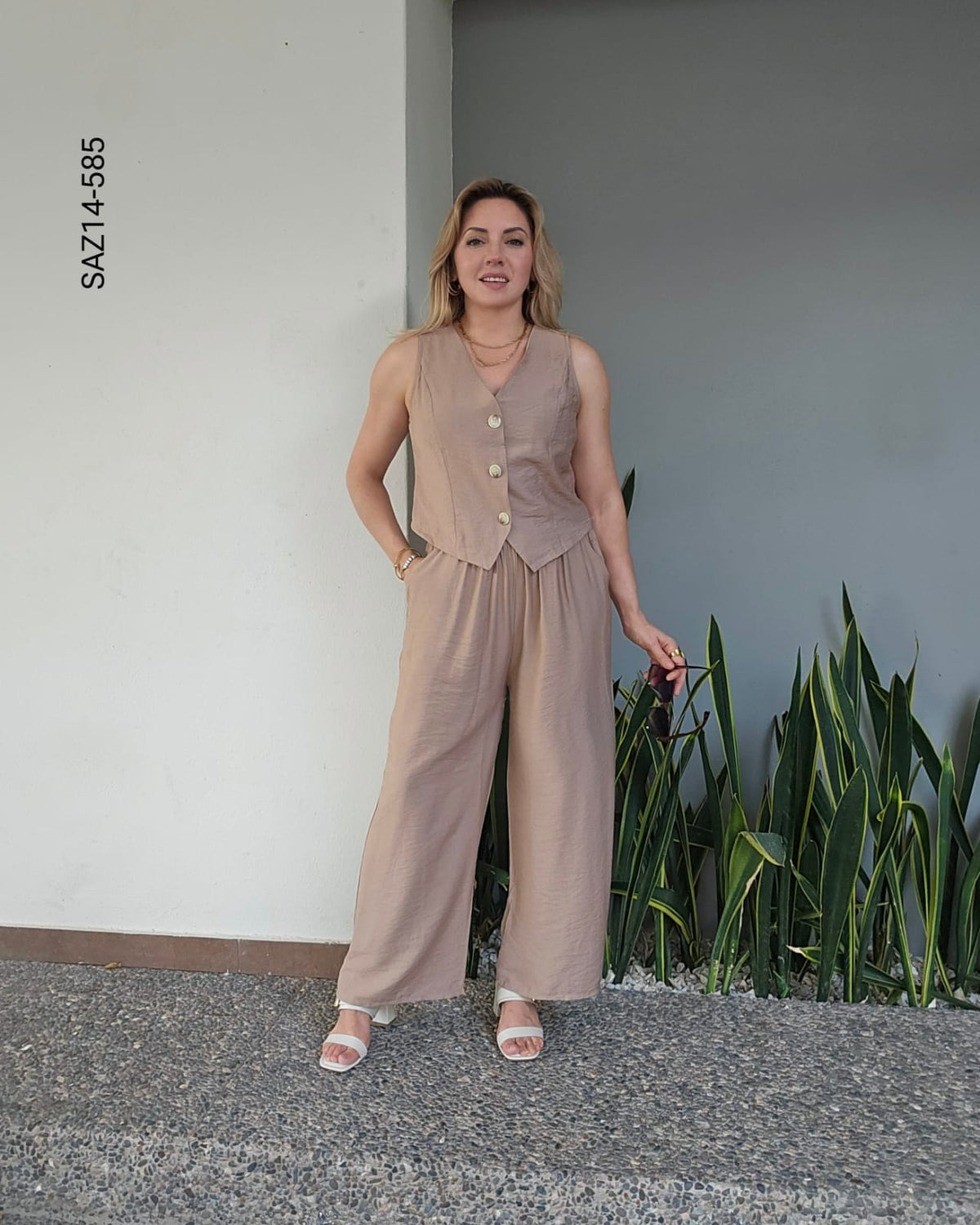 Set de chaleco tres botones  y pantalón P 585