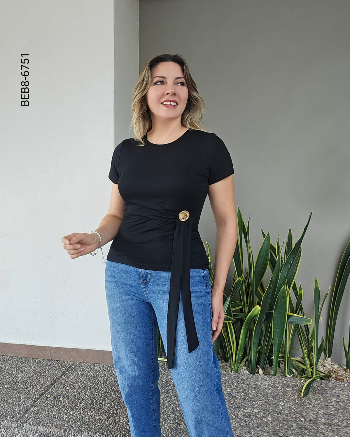 Blusa casual  detalle de lazo lateral  H 6751